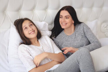 Tips för att prata om menstruation med din dotter