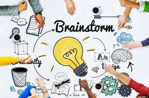 Fördelarna med brainstorming för grupparbeten