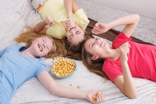 utveckla känslomässig intelligens: barn och popcorn