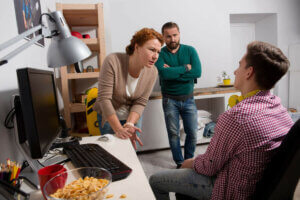 Så hanterar du konflikter med tonåringar under karantän