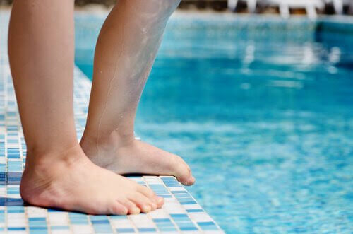 Willis-Ekboms sjukdom: barnben vid pool