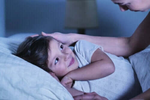 Barns sömn: förälder stoppar om barn