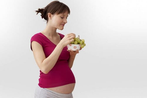 listeriainfektioner: gravid kvinna äter vindruvor