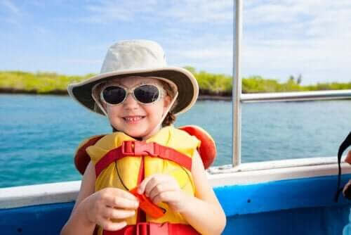 Tänk på säkerheten när du seglar med barn
