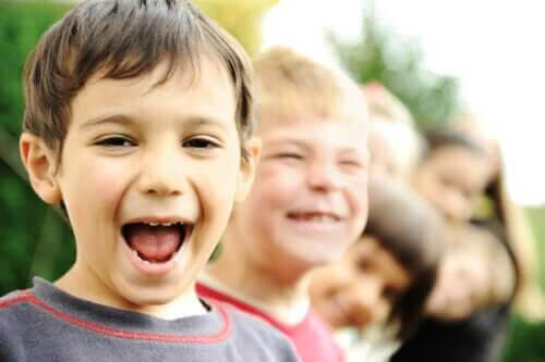 dagen på ett positivt sätt: glada barn