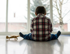 Emotionella problem hos barn: Orsaker, symptom och behandling