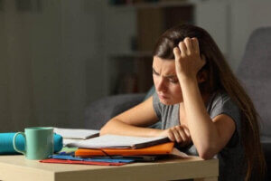 Hur du vet om din tonåring är utmattad och stressad