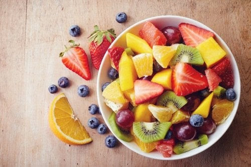 skål med fruktsallad