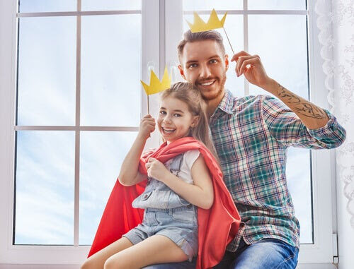 Pappa och dotter leker Den lille prinsen