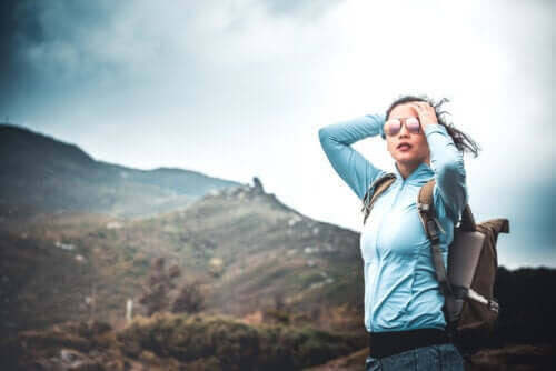 ditt barns frihet: tonåring vandrar i natur