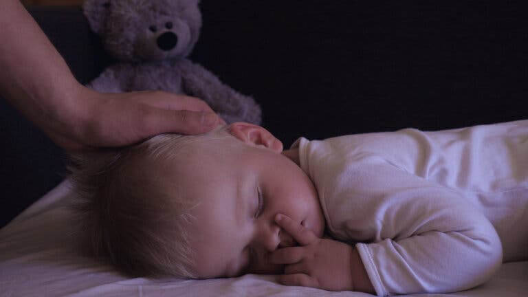hypnopedi för barn: sovande baby