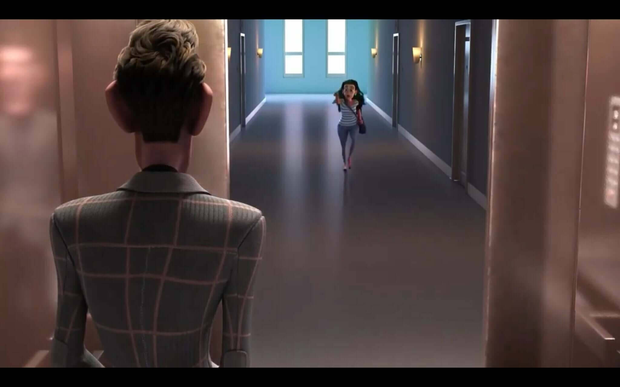 Mr. Indifferent i en korridor