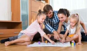 6 roliga spel med papper och penna att spela som familj