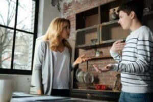 Fördelarna med att ha en positiv diskussion med ditt barn