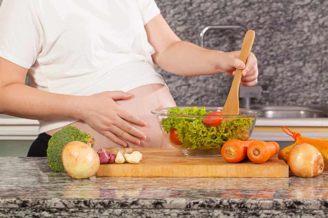 gröna bladgrönsaker under graviditeten