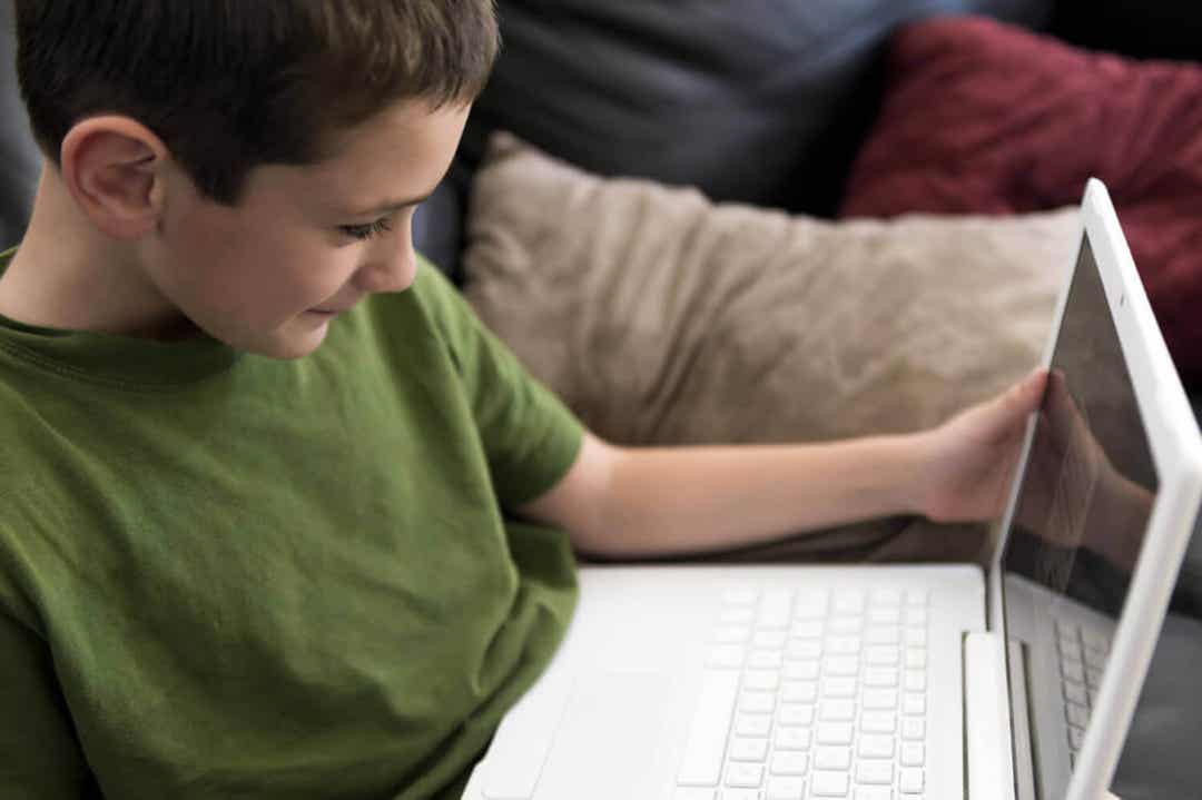 tonåring som vill titta på pornografi