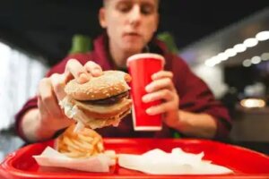 Snabbmat associeras med hälsoproblem