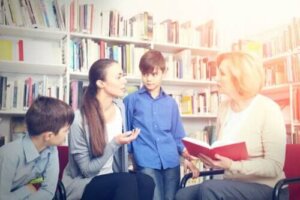Hur man bygger ett lag mellan familj och skola