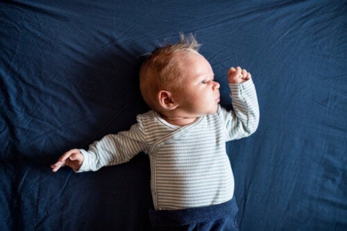 Plagiocefali hos spädbarn: vad det är och hur man undviker det