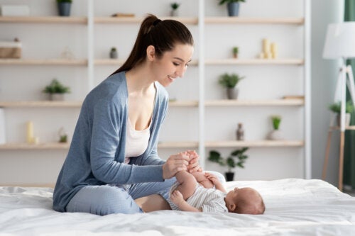 Massage för att lindra spädbarnskolik: steg för steg