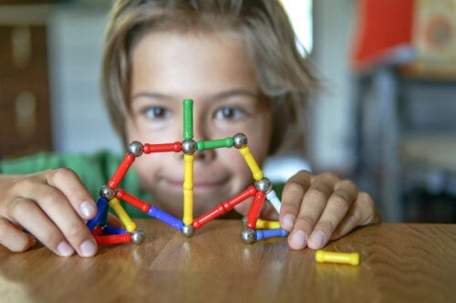 Hur man vet om man har ett kinestetiskt barn