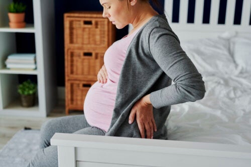 Sacroiliit under graviditeten: symtom och behandling