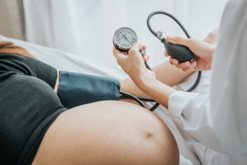 Lågt blodtryck under graviditet: symptom och behandling