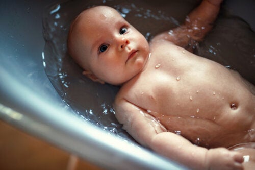 Kan man bada en bebis efter att den har ätit?