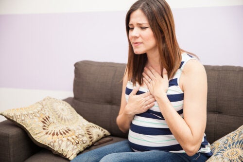 4 huskurer mot halsbränna under graviditeten