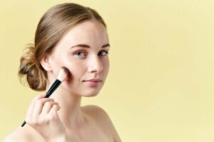 Risker med att använda solskyddsmedel för contouring