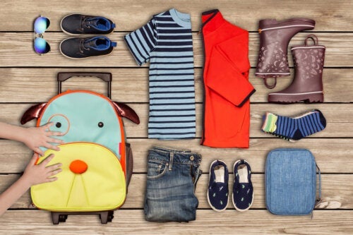 Hur lär man barn att packa för semestern?