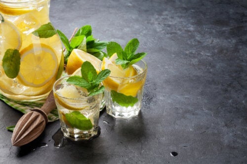Alkalisk lemonad mot gastroenterit hos barn och vuxna