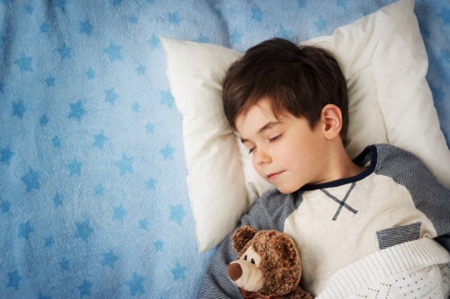 Sömnplan för barn: hur mycket behöver de sova?