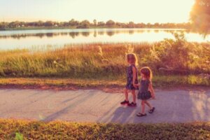 5 fördelar för barn med att promenera