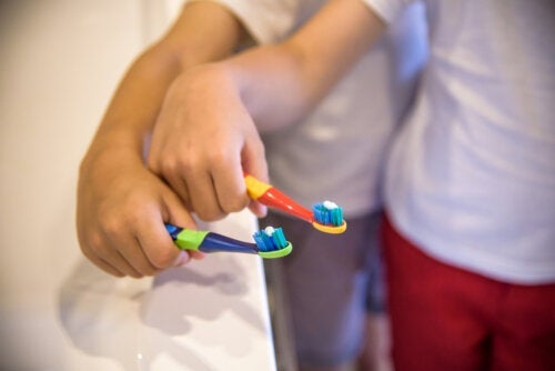 Hur mycket tandkräm rekommenderas för barn?