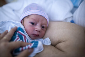 Den gyllene timmen hos för tidigt födda barn