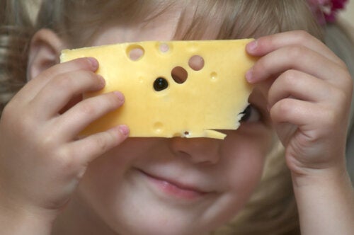 Vid vilken ålder kan barn äta ost?