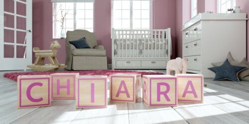 Ursprunget och betydelsen av namnet Chiara