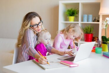 Arbetande och studerande föräldrar: Fem tips för att göra det enklare