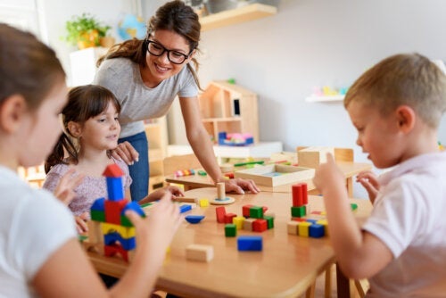 Den romantiska pedagogiska modellen: vad går den ut på?