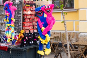 Varför dina barn inte bör ha gosedjuret Huggy Wuggy